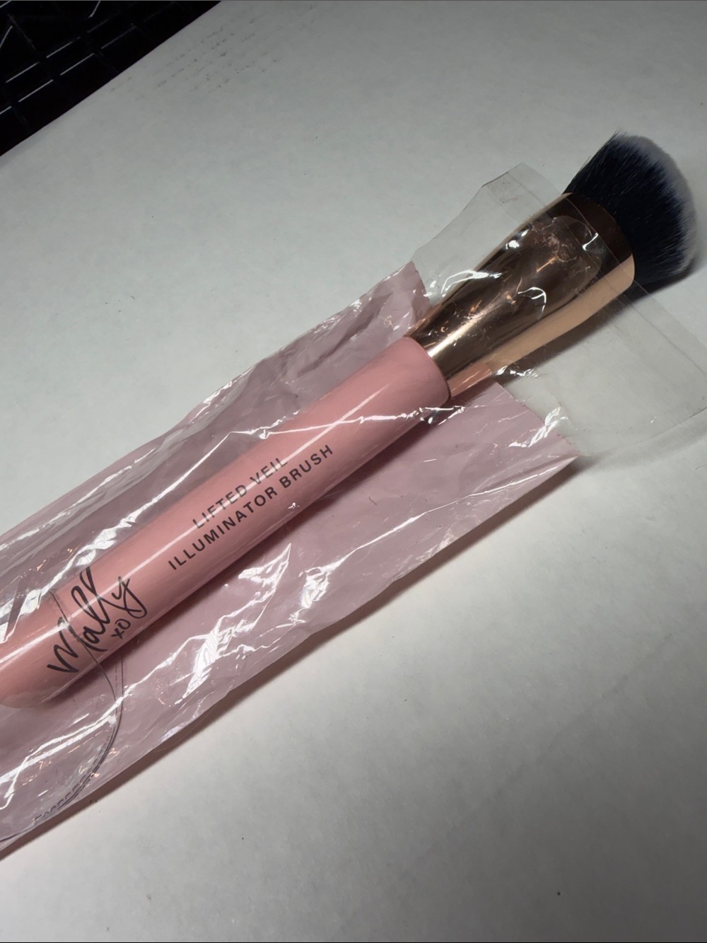 Mally XO Lifted Veil Illuminator Makeup Brush
